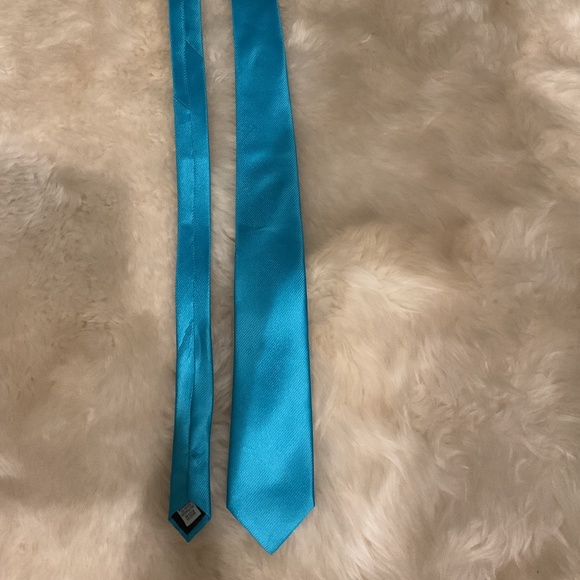 Men’s Tie - Picture 4 of 5